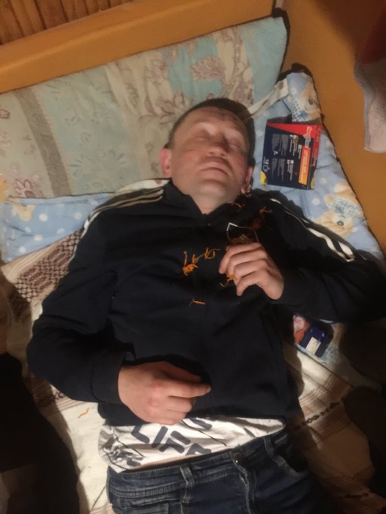 Моему сыну славику 20 лет полгода загуливает. Моему сыну славику 20 лет полгода загуливает