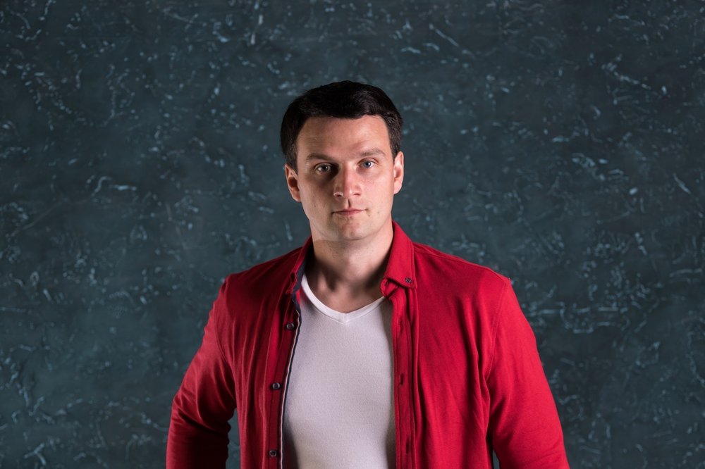 Рандомный участник. Кобра кай актеры. Рандомный участник. Портрет человека. Фотографии людей.