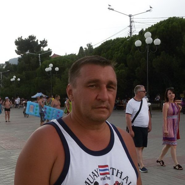 Неженатый парень. Мужчины вдовцы от 50 до 60. Познакомлюсь с добрым мужчиной. Мужчина 36 лет. Парень не заинтересован в общении.