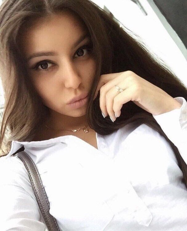 Девушка 23 года. Красивые девочки-24. Девушка 24 года. Девушка 21 год. Девочка которой 24 лет.